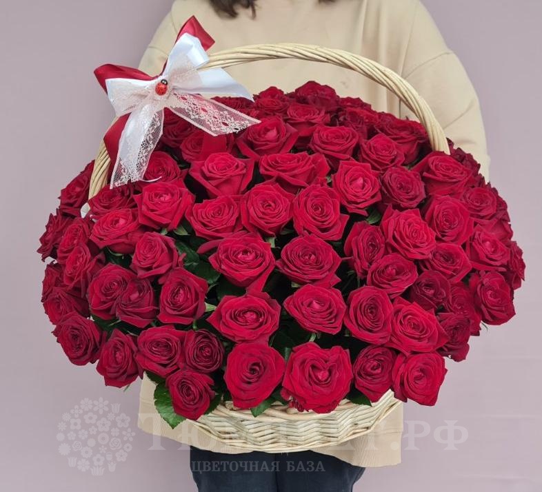 Корзина с красными розами "101 рубин"