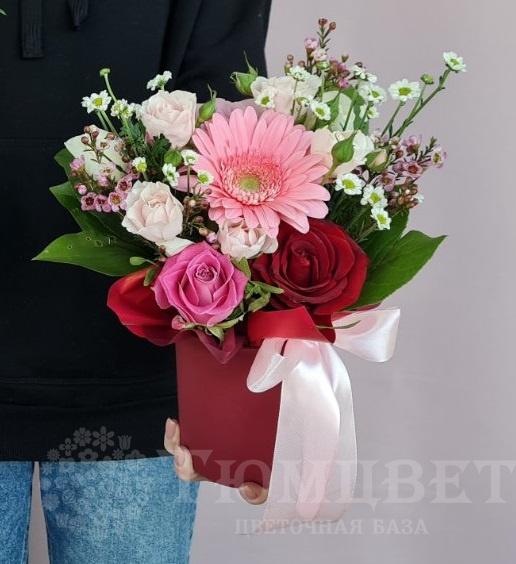 Композиция "Молекула обаяния" из цветов