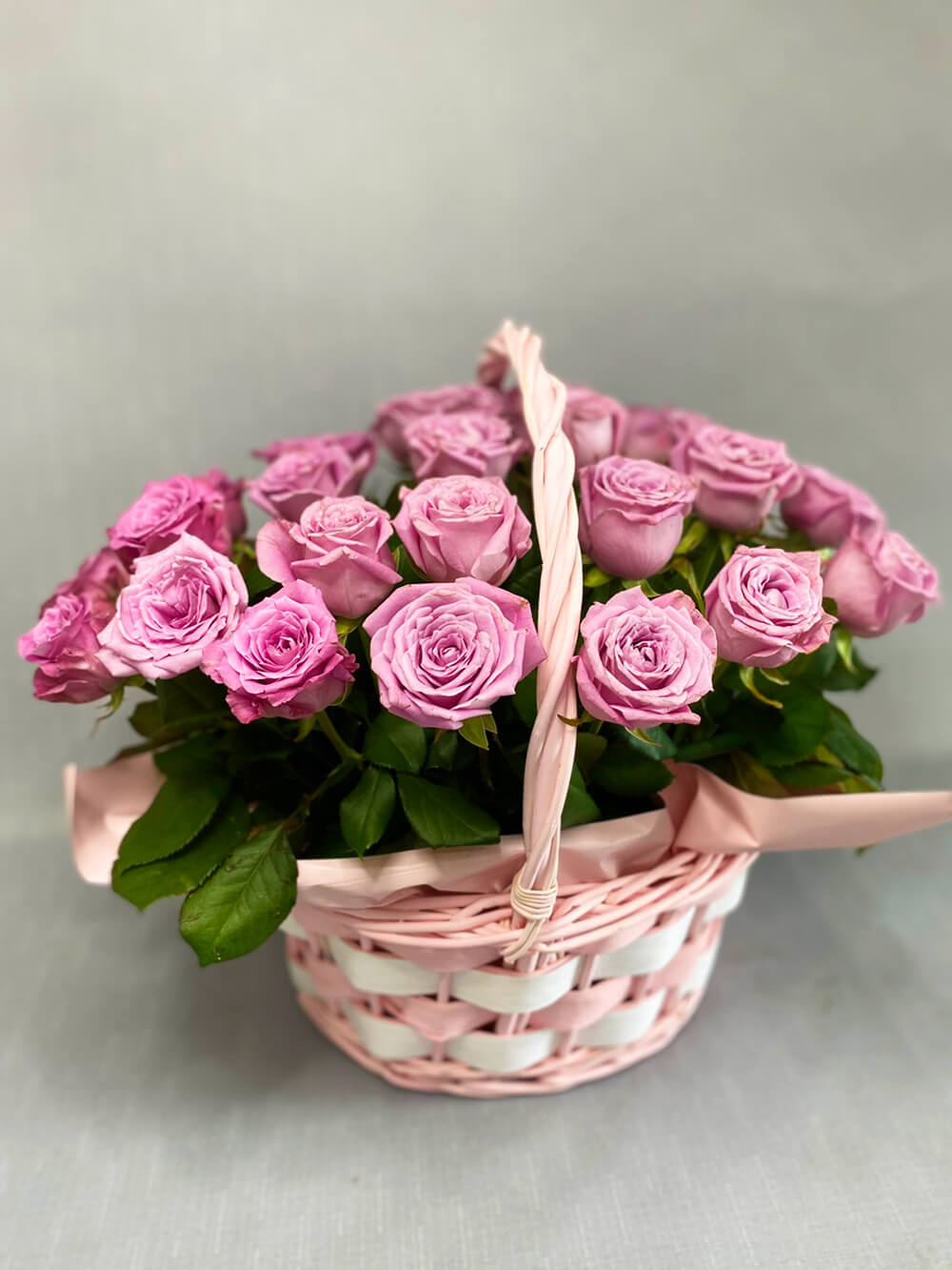 Розы в корзине "Флёр"